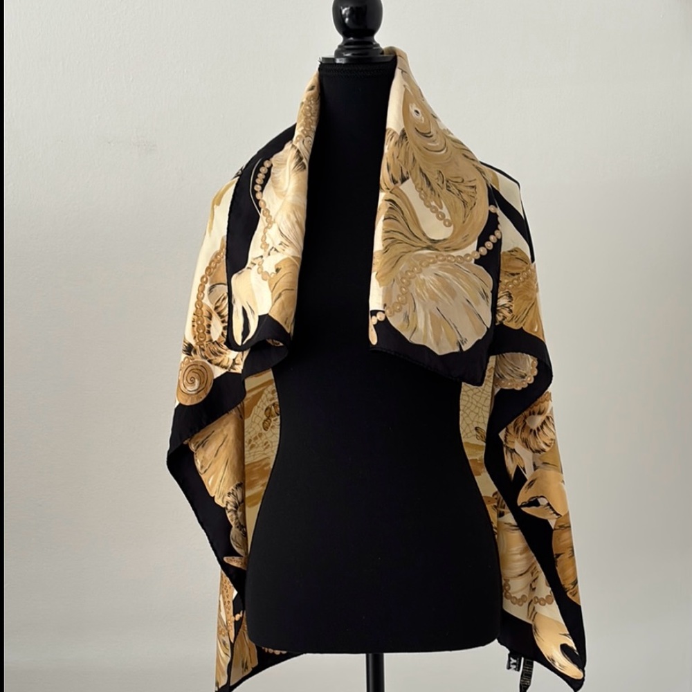 DKNY 1993 Clam Bake Italian Black and Gold Silk Scarf - Picture 4 of 5